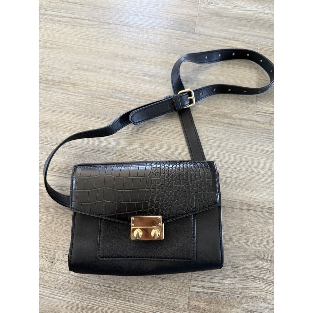 Express Black Belt Bag Gold Chain